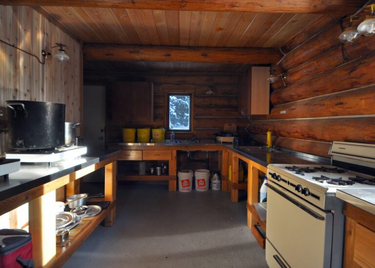 Elk Lakes Cabin Kitchen
