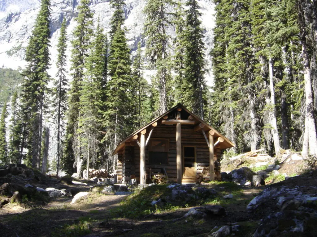 Glacier Circle Hut Summer